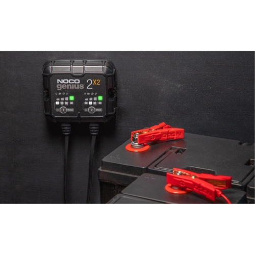 Genius&reg; 2X2 2-Bank, 4-Amp Battery Charger Meunier Outillage Industriel