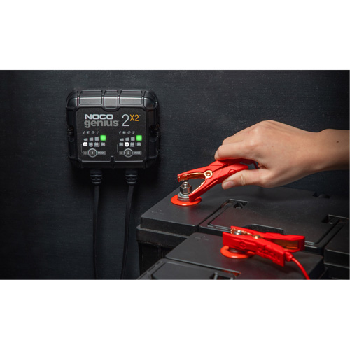 Genius&reg; 2X2 2-Bank, 4-Amp Battery Charger Meunier Outillage Industriel