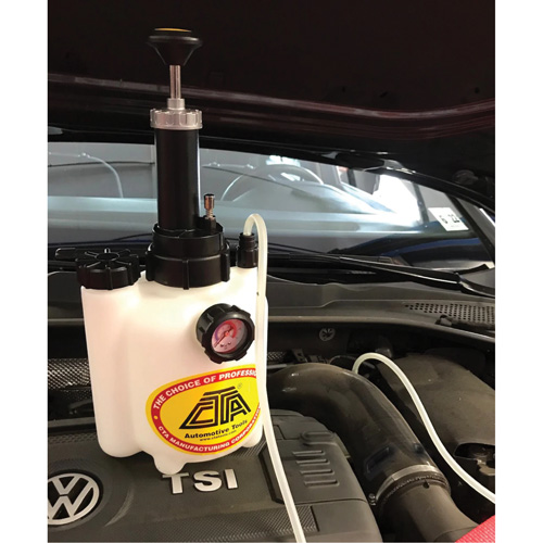 Trousse maître de purgeur de freins sous pression avec adaptateurs Meunier Outillage Industriel