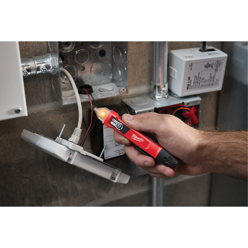 Dual Range Non-Contact Voltage Detector, 12 V - 49 V/50 V - 1000 V, Display & Sound Alert Meunier Outillage Industriel
