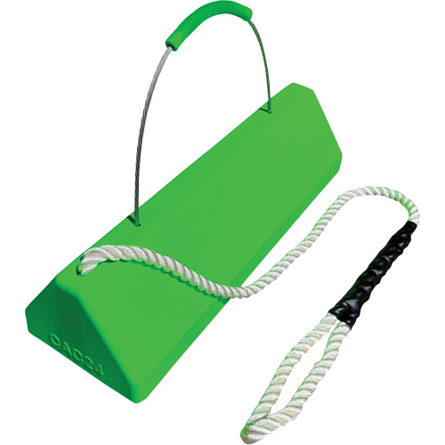 Cale de roue pour avion Checkers Safety SafeRay avec poign&eacute;e &agrave; c&acirc;ble avec cordage en boucle, Ur&eacute;thane, Vert fluorescent, 24" la x 8" p x 6" h Meunier Outillage Industriel