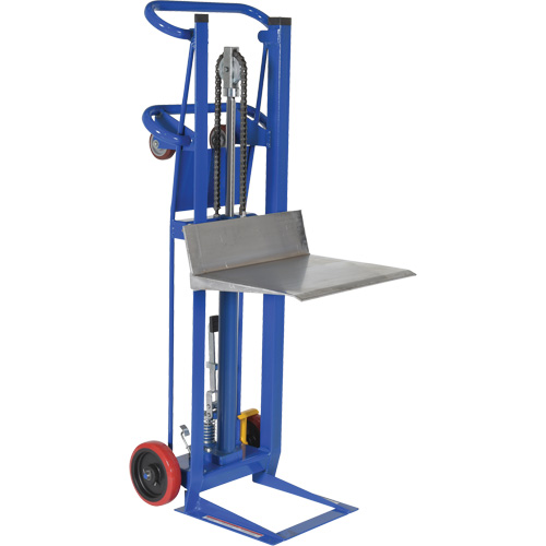 Gerbeur &agrave; plateforme hydraulique, M&eacute;canisme Pompe au pied, Capacit&eacute; de 750 lb, Levage max de 52" Meunier Outillage Industriel