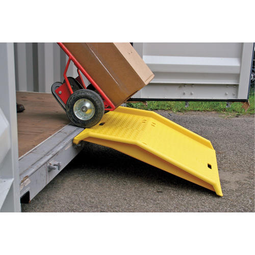 Portable Poly Shipping Container Ramp, 750 lbs. Capacity, 35" W x 36" L Meunier Outillage Industriel