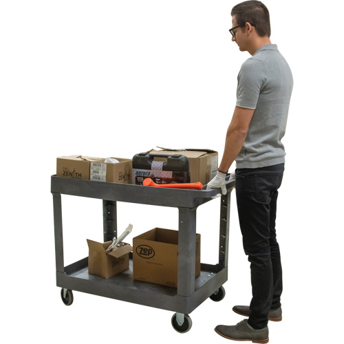 Chariot utilitaire pour l'entretien, 2 tiers, 24-5/8" x 32-1/2" x 40", Capacit&eacute; 550 lb Meunier Outillage Industriel