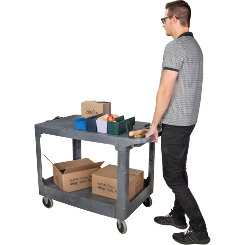 Chariot utilitaire pour l'entretien avec tablette plate, 2 tiers, 25-1/4" x 32-1/4" x 44", Capacit&eacute; 550 lb Meunier Outillage Industriel