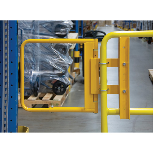 Safety Swing Gate, 21" H x 16" - 26" W Meunier Outillage Industriel