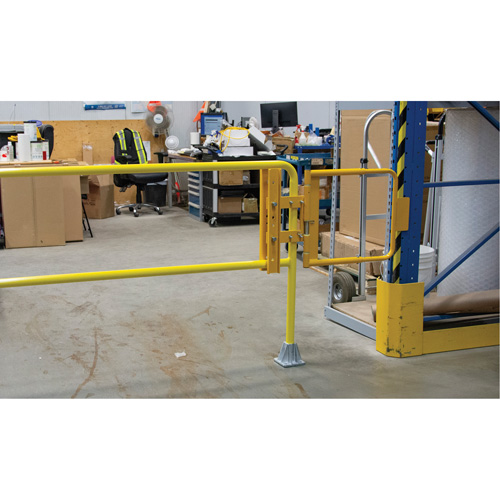 Safety Swing Gate, 21" H x 16" - 26" W Meunier Outillage Industriel