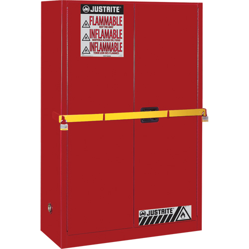 Armoire de rangement haute s&eacute;curit&eacute; avec barre en acier pour produits inflammables, 45 gal., 2 tablettes Meunier Outillage Industriel