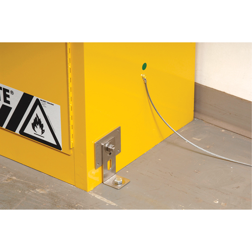 Attache de retenue contre les s&eacute;ismes pour armoire Sure-Grip Ex pour produits inflammables Meunier Outillage Industriel