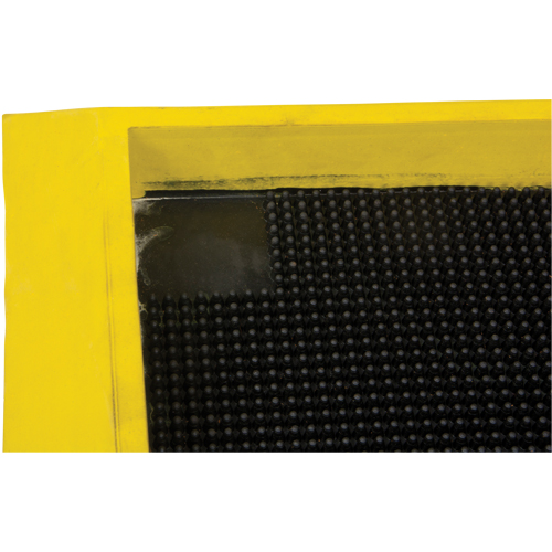 Foot Sanitizing Matting, Rubber, 2-2/3' W x 3-1/4' L x 2-1/2" Thick, Yellow Meunier Outillage Industriel