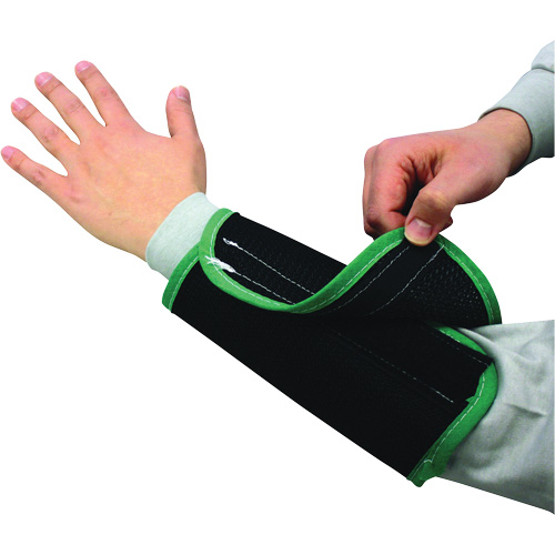 Manchette en maille de canne &agrave; double &eacute;paisseur Kut Gard, Nylon, 9", ASTM ANSI niveau A4, Noir Meunier Outillage Industriel