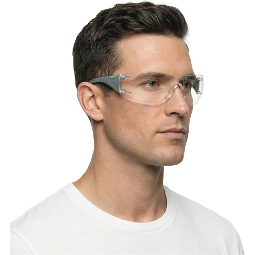Lunettes de s&eacute;curit&eacute; gris/vert Adapt Lite, Lentille Transparent, Antibu&eacute;e/Anti-&eacute;gratignures, ANSI Z87+/R&eacute;pond ou surpasse la norme CSA Z94.3 Meunier Outillage Industriel