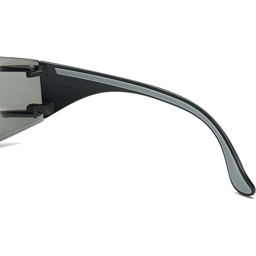 Lunettes de s&eacute;curit&eacute; Adapt Lite, Lentille Fum&eacute;e, Antibu&eacute;e/Anti-&eacute;gratignures, ANSI Z87+/R&eacute;pond ou surpasse la norme CSA Z94.3 Meunier Outillage Industriel