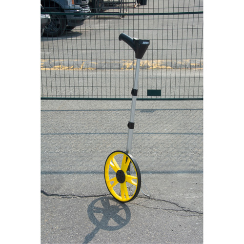 Roue d'arpentage num&eacute;rique, 12,5"/31,8 cm, Gamme de 99999,9 m, Pieds/m&egrave;tres Meunier Outillage Industriel