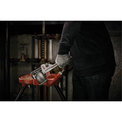 Cl&eacute; &agrave; tuyau, Cap des m&acirc;choires 1-1/2", Longueur 10", Prise Ergonomique Meunier Outillage Industriel