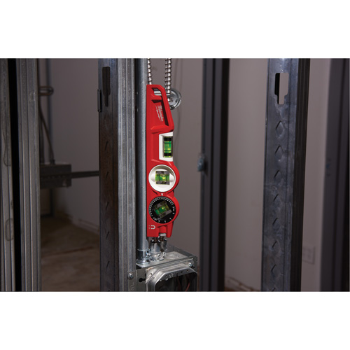 Niveau torpille moul&eacute; sous pression verrouillable avec fiole 360 degr&eacute;s, 10" lo, Aluminium, 3 fioles, Magn&eacute;tique Meunier Outillage Industriel
