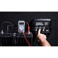 Chargeur de batterie embarqu&eacute; &agrave; 3 sorties de 15 amp&egrave;res Gen5X3 Genius Meunier Outillage Industriel