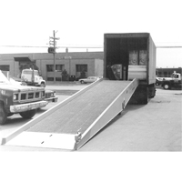 Mobile Yard Ramp, 16000 lbs. Capacity, 72" W x 30' L KH524 | Meunier Outillage Industriel