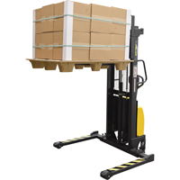 Gerbeur pour chariot &eacute;l&eacute;vateur, Fonctionnement &eacute;lectrique, Capacit&eacute; 2000 lb, Lev&eacute;e max 63" Meunier Outillage Industriel