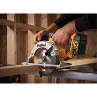 Ensemble de scie circulaire &agrave; moteur sans balai sans fil Max*, 6-1/2", 20 V Meunier Outillage Industriel
